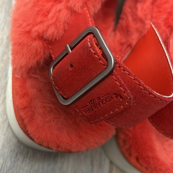 Koolaburra by UGG Women's Fuzz-ee Flat Sandal Slide 1117190 Feista red Size 6 - Picture 3 of 9